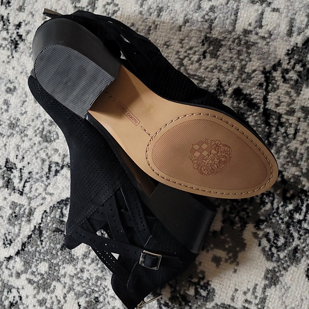 Nwt Vince Camuto Booties 8.5